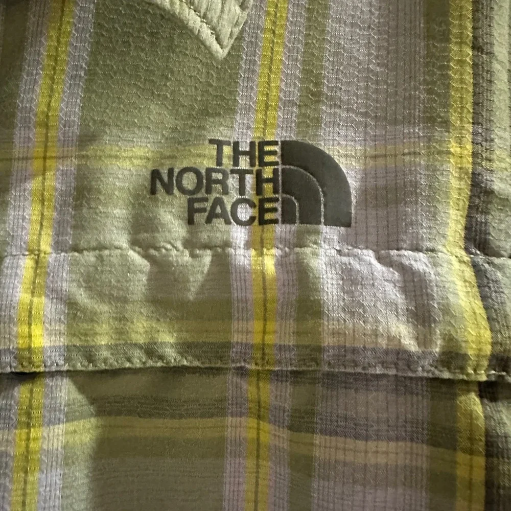The North Face Plaid Hiking Shirt‎ Mens XL Green Short Sleeve Vented Button Up